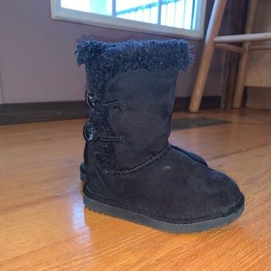 Toddler furry boots